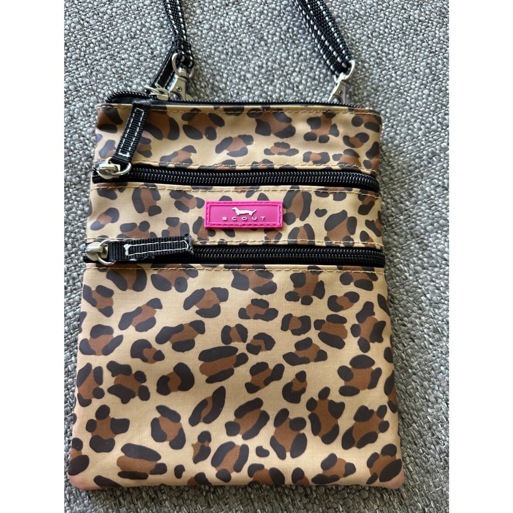 SCOUT Sally go lightly animal print crossbody bag EUC